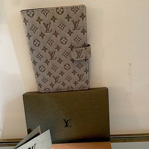 SOLD ‼️Authentic Louis Vuitton PM agenda